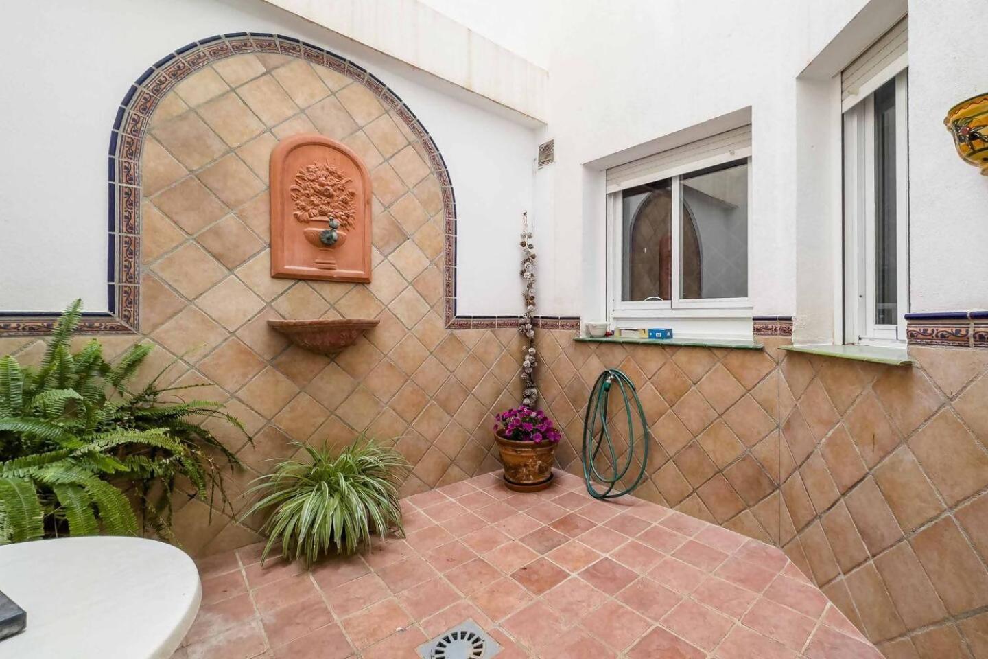 פואנגירולה Cyv Centrally Located 1 Bed 1 Bath Near The Beach מראה חיצוני תמונה