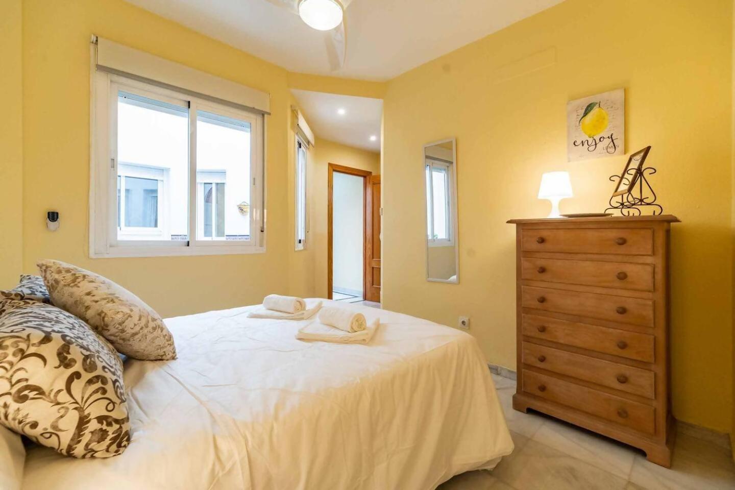 פואנגירולה Cyv Centrally Located 1 Bed 1 Bath Near The Beach מראה חיצוני תמונה