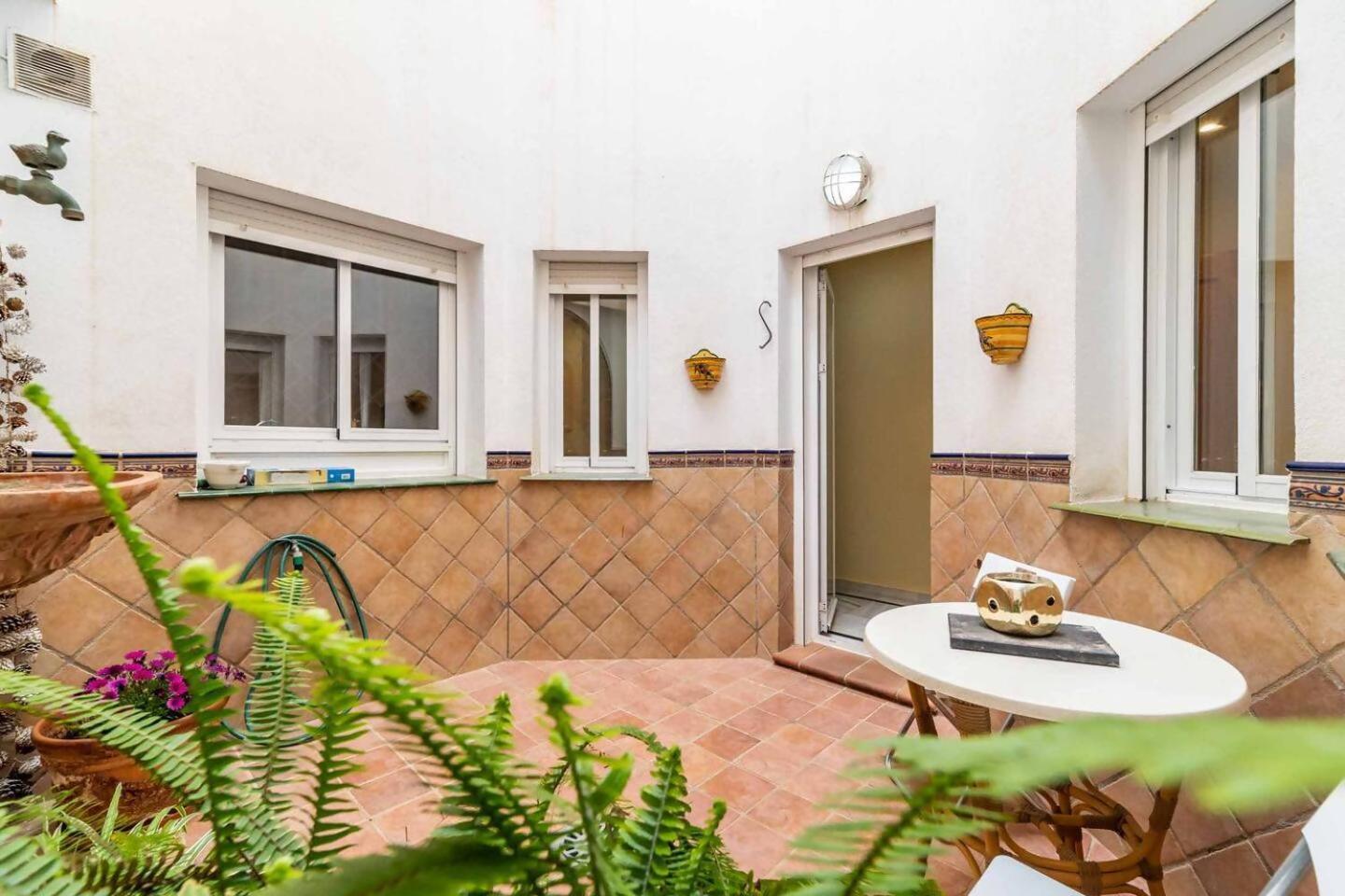 פואנגירולה Cyv Centrally Located 1 Bed 1 Bath Near The Beach מראה חיצוני תמונה